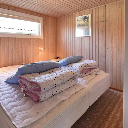 Three-bedroom Holiday In Otterup